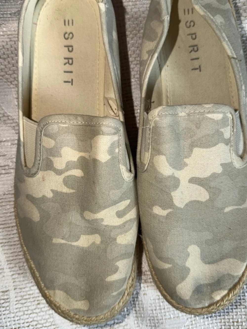 Esprit slip espadrilles